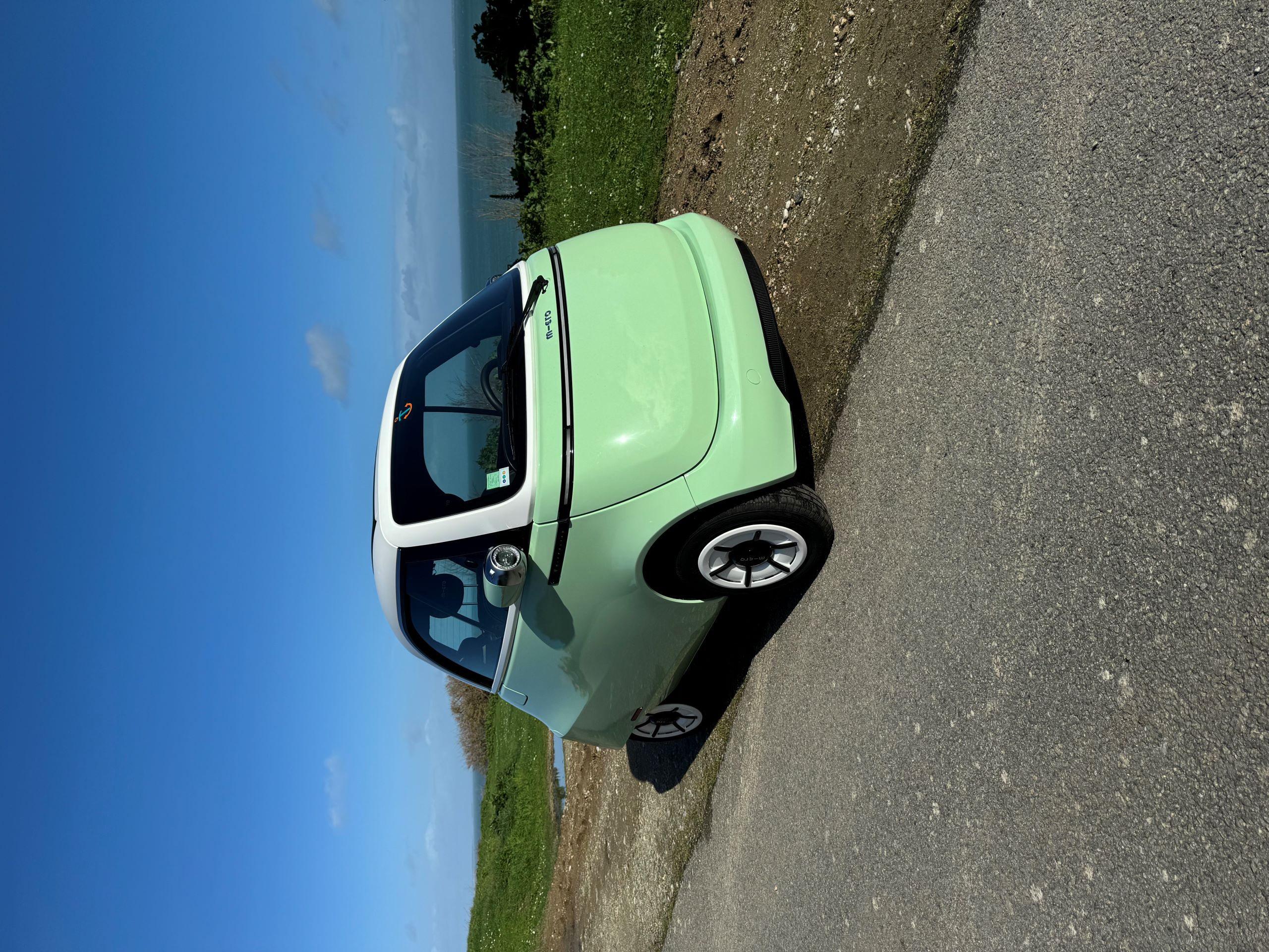 Locatourisle - Location de voiture - Le Palais - Belle Ile en Mer - Microlino