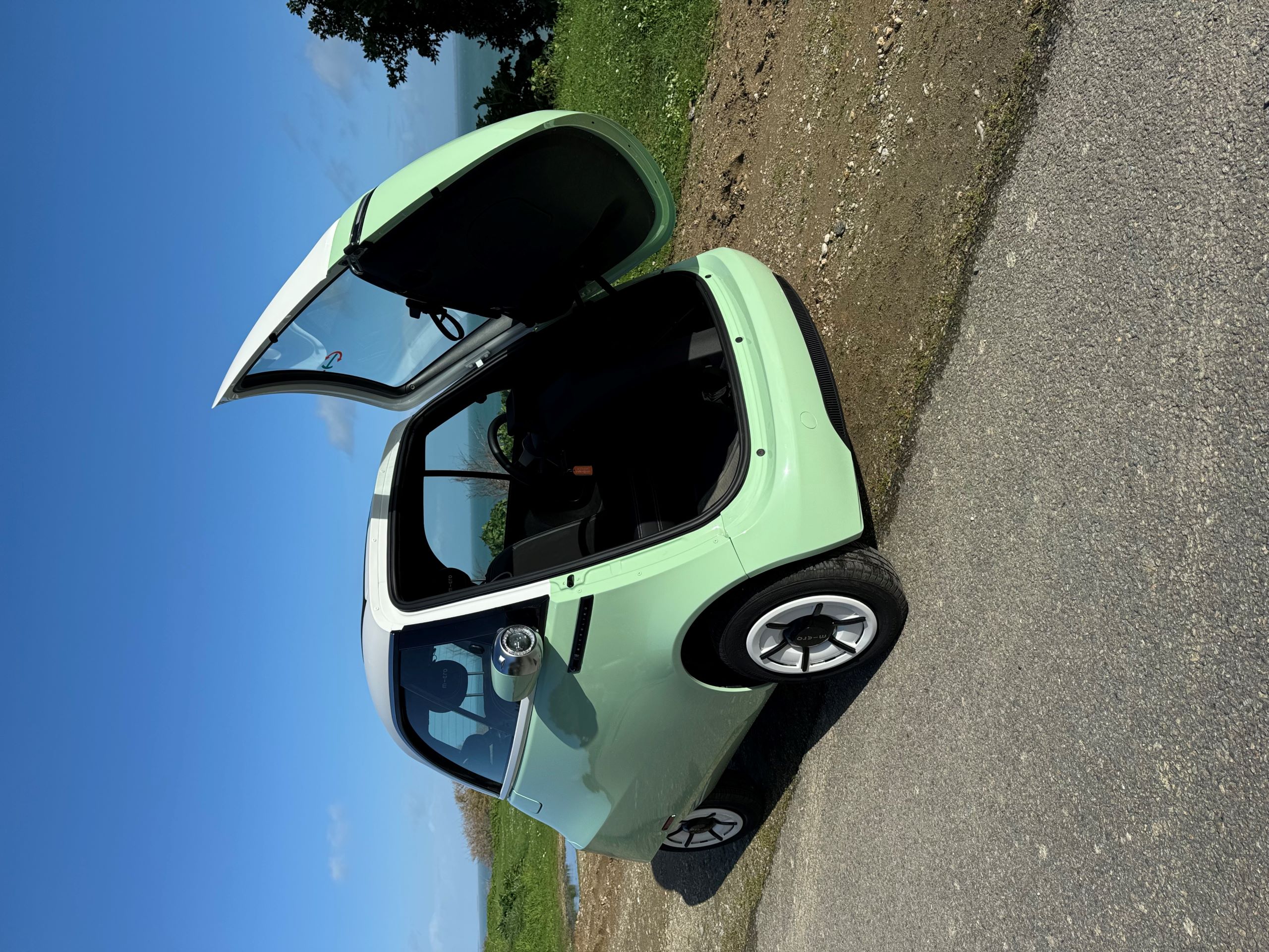 Locatourisle - Location de voiture - Le Palais - Belle Ile en Mer - Microlino