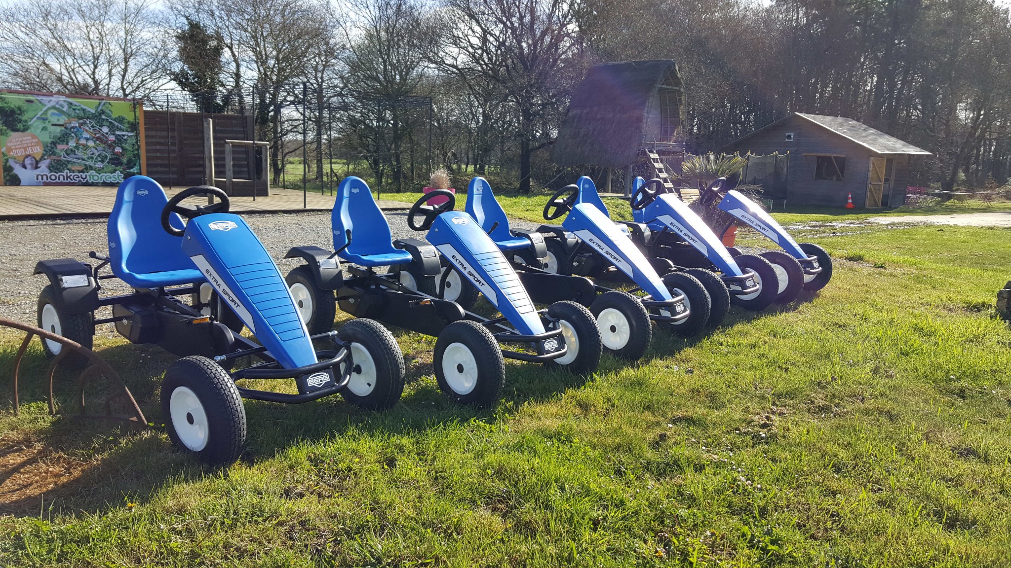 Monkey Forest Aventures & Loisirs - circuit de pedal'kart - Saint-Molf 