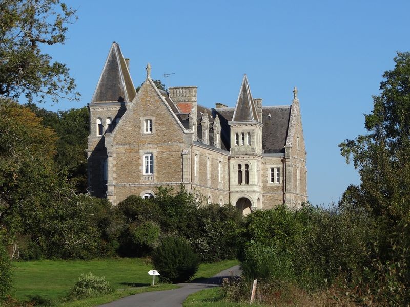 01 - Le Chateau du Deffay