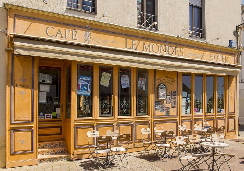 Café Le Mondés Le Pouliguen - Façade Hôtel bar