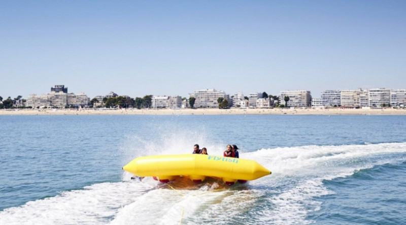 club-passagers-mer-boue-cours
