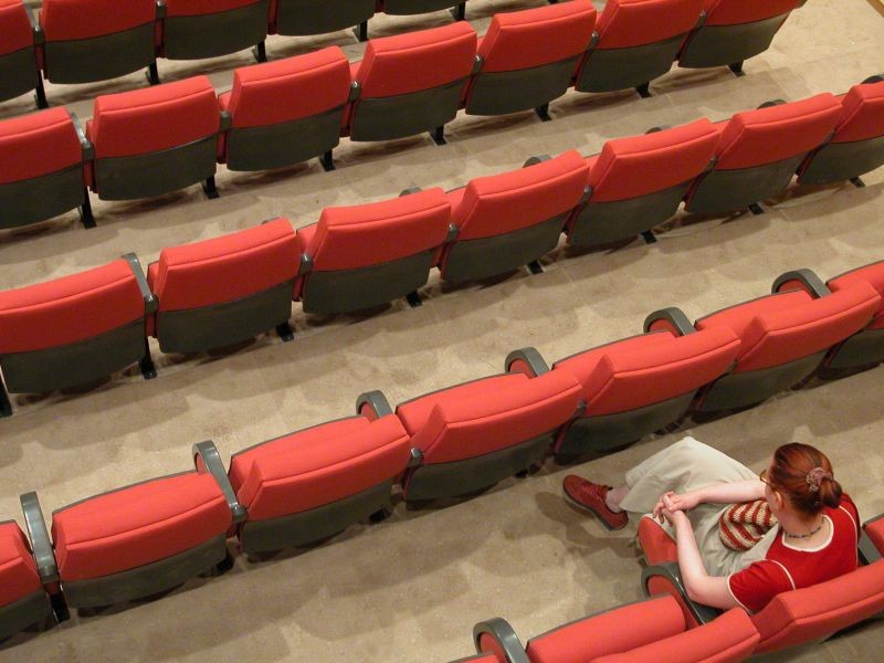 empty-theater-1546591-978473