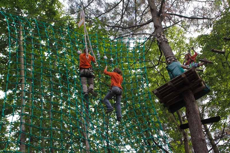 Monkey Forest Aventures & Loisirs - passage dans les filets - Saint-Molf