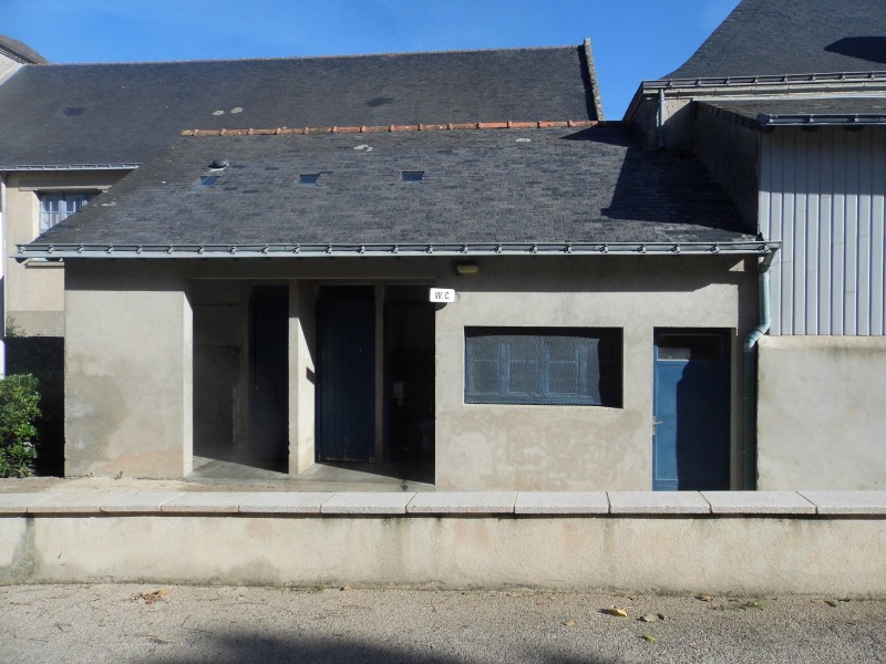 Sanitaires salle des fêtes