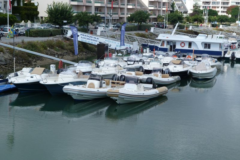 Presqu'île Locations, sur le port du Pouliguen, locations de bateaux à moteur et jets-ski