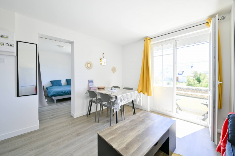 appartement-6-balcon-m-postil-chambre_Batz-sur-Mer