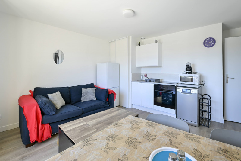 appartement-6-balcon-m-postil-salon-3_Batz-sur-Mer