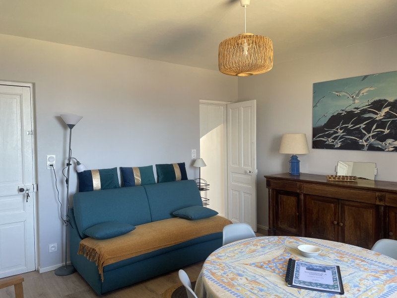 menhir-1-2599471 menhir-1-2599471